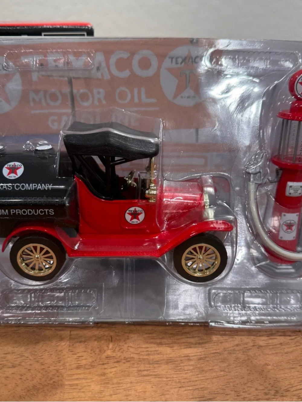 Vintage Tonka 1918 Ford Model T Runabout Wayne Gas Pump Coin Bank New